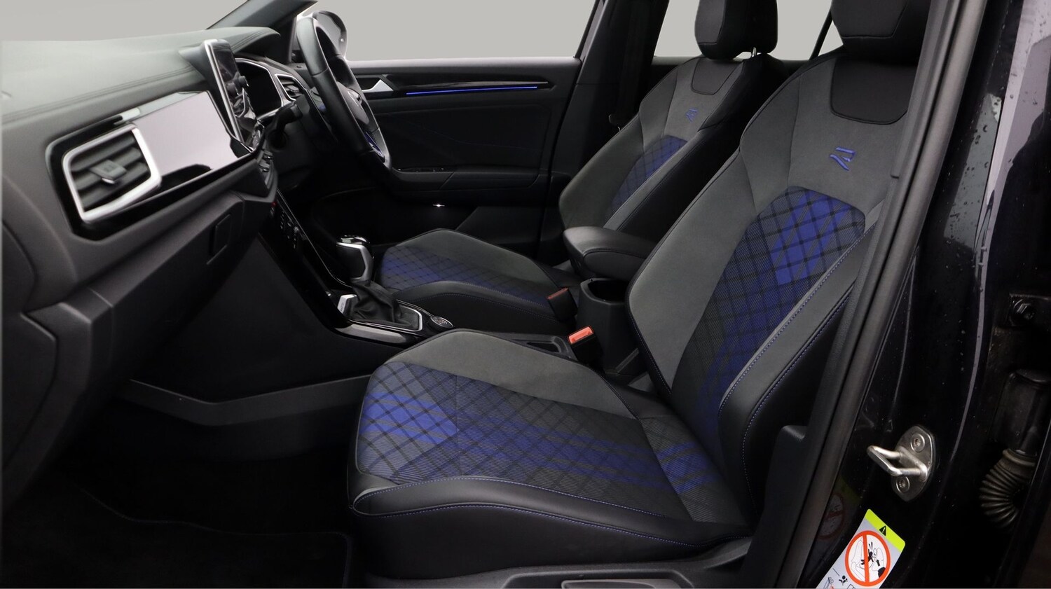 Used Volkswagen T-Roc for sale - 77306391: Photo 14