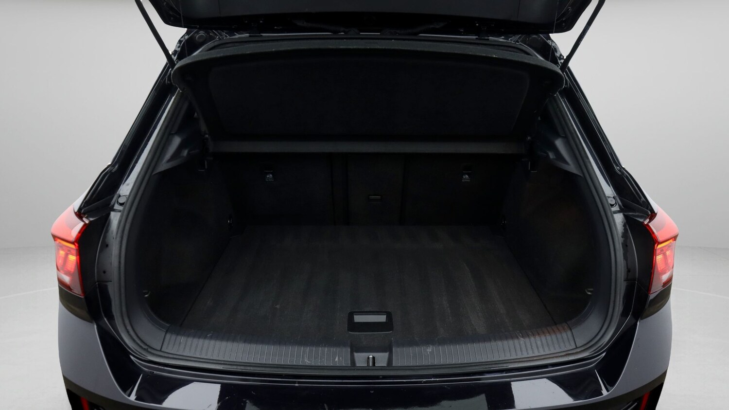 Used Volkswagen T-Roc for sale - 77306391: Photo 17