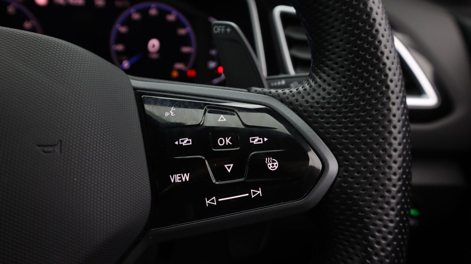 Used Volkswagen T-Roc for sale - 77306391: Photo 23