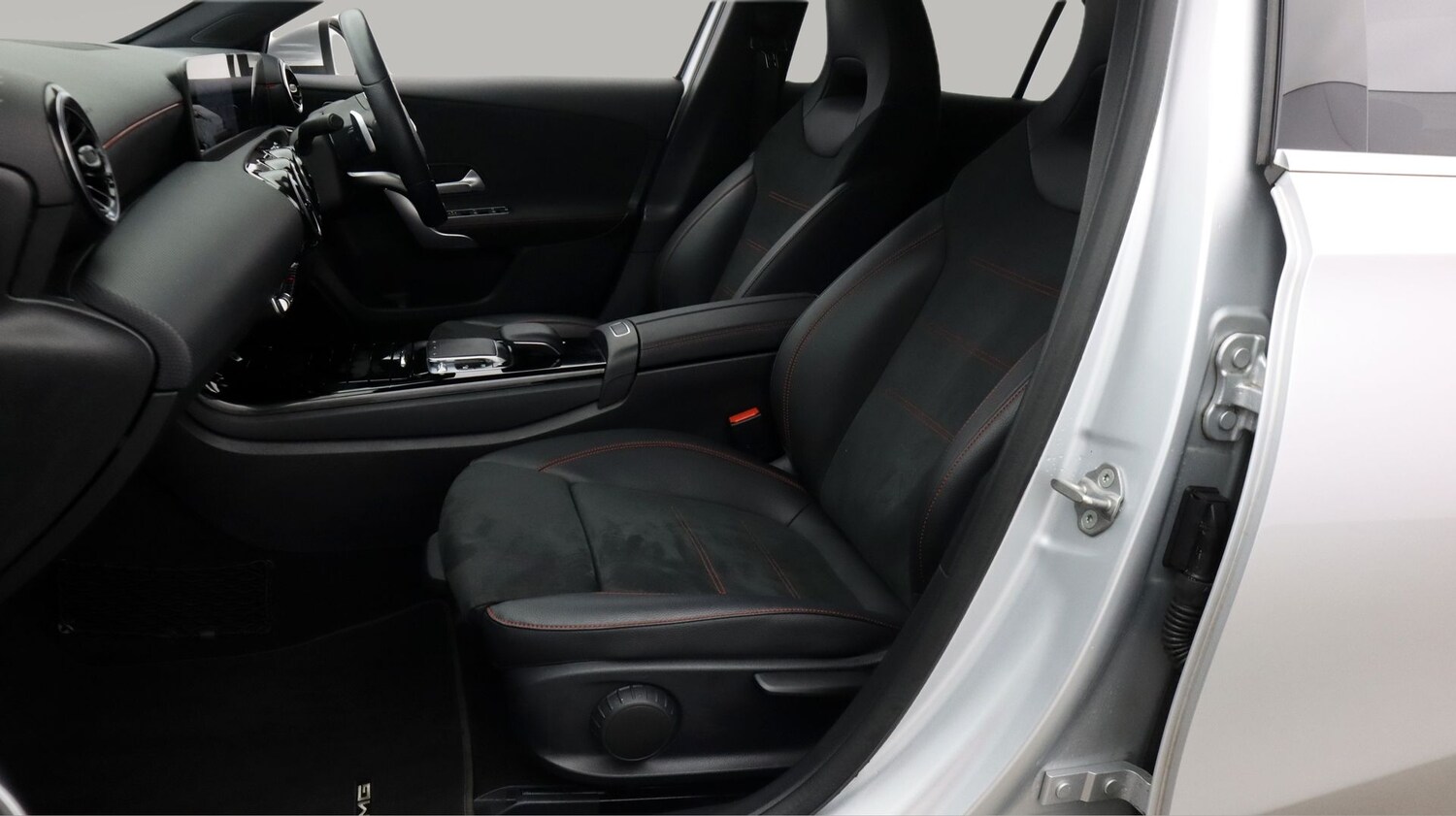 Used Mercedes-Benz A-Class 2020 for sale - 77933933: Photo 14