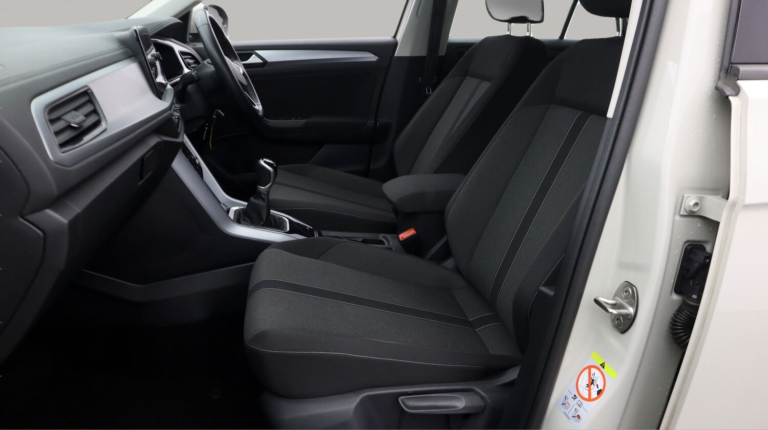 Used Volkswagen T-Roc 2023 for sale - 77208647: Photo 14