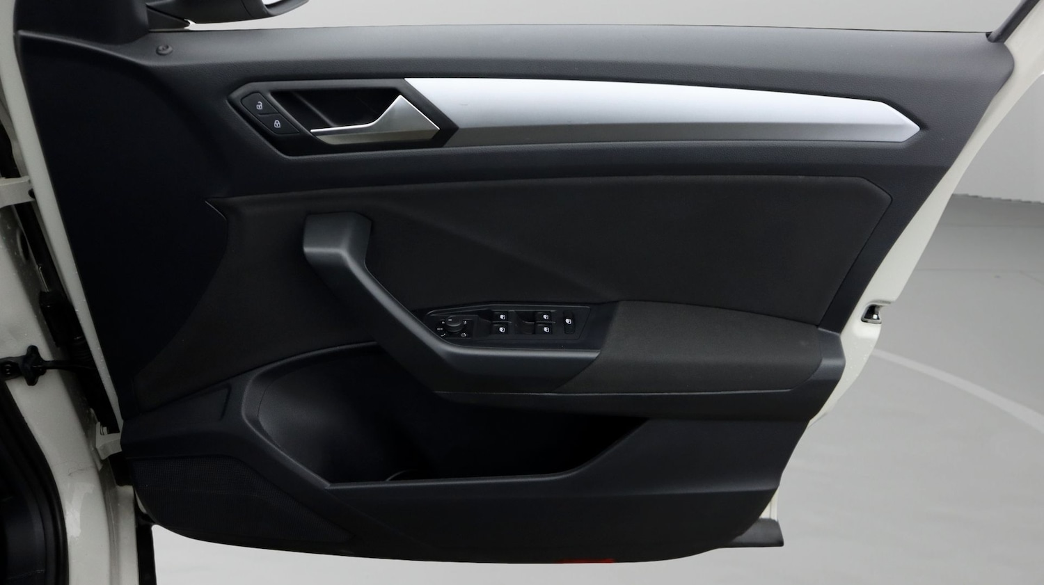 Used Volkswagen T-Roc 2023 for sale - 77208647: Photo 15