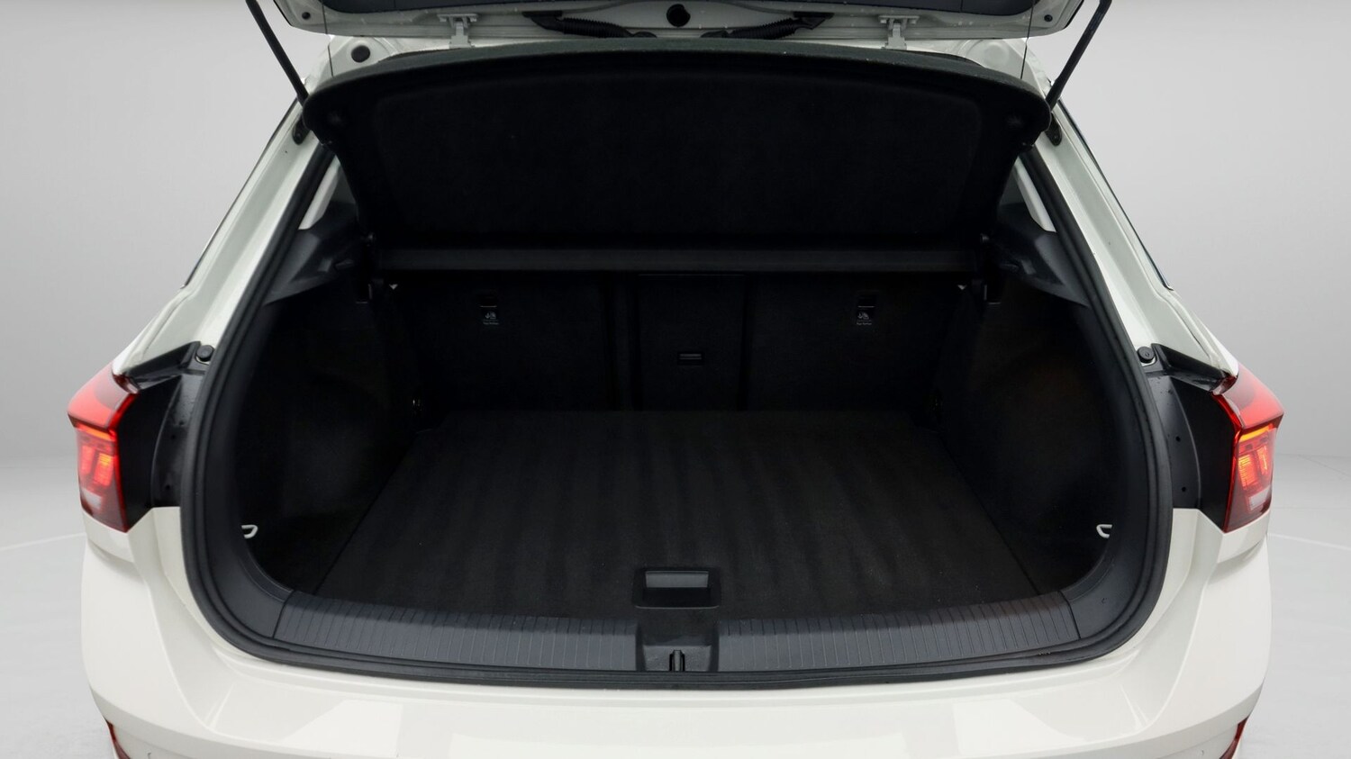 Used Volkswagen T-Roc 2023 for sale - 77208647: Photo 17