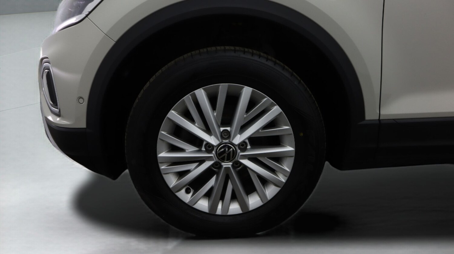 Used Volkswagen T-Roc 2023 for sale - 77208647: Photo 18