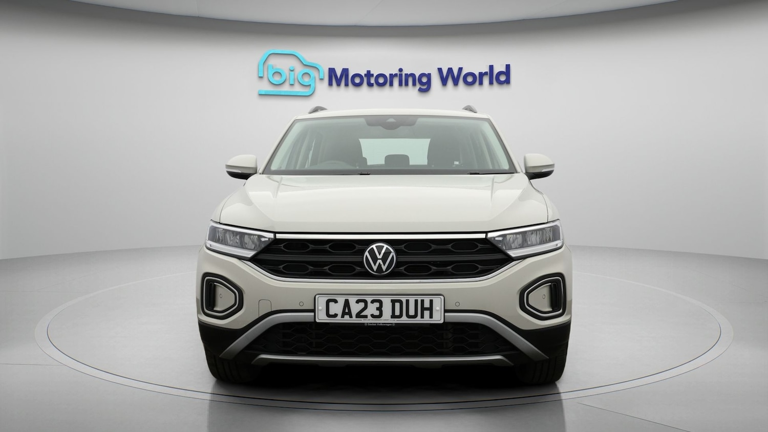 Used Volkswagen T-Roc 2023 for sale - 77208647: Photo 2