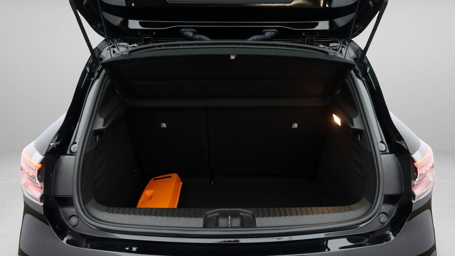 Used Renault Clio 2023 for sale - 76858979: Photo 17