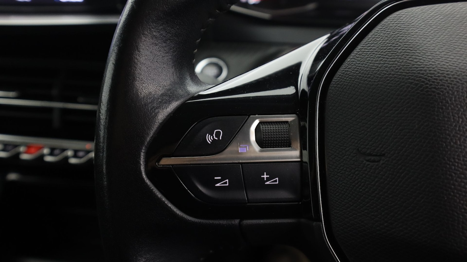 Used Peugeot 2008 2021 for sale - 77803611: Photo 21