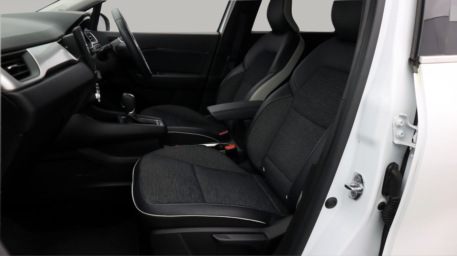 Used Renault Captur 2023 for sale - 77767941: Photo 14