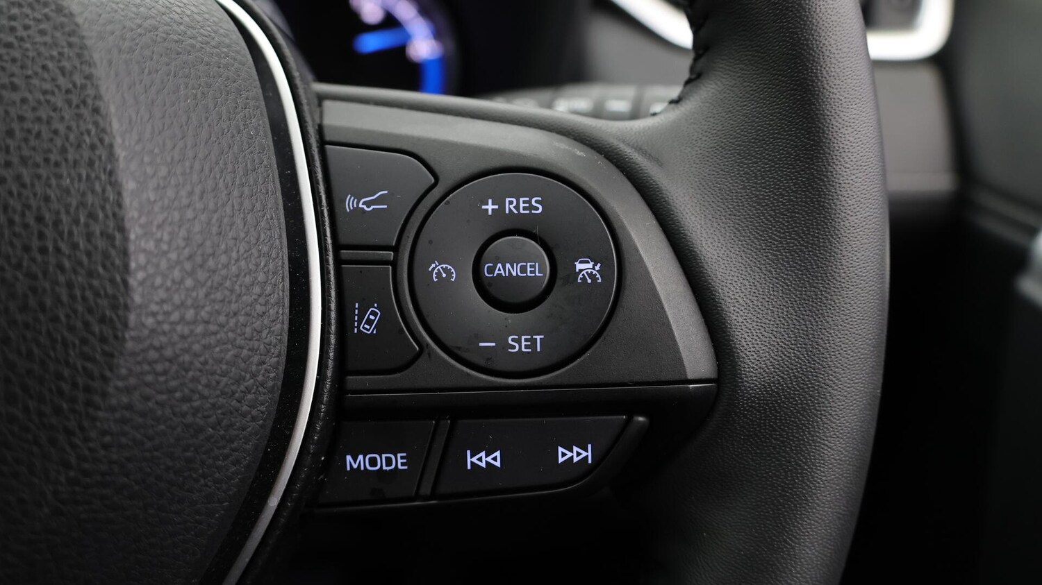 Used Toyota RAV4 2022 for sale - 76151753: Photo 24