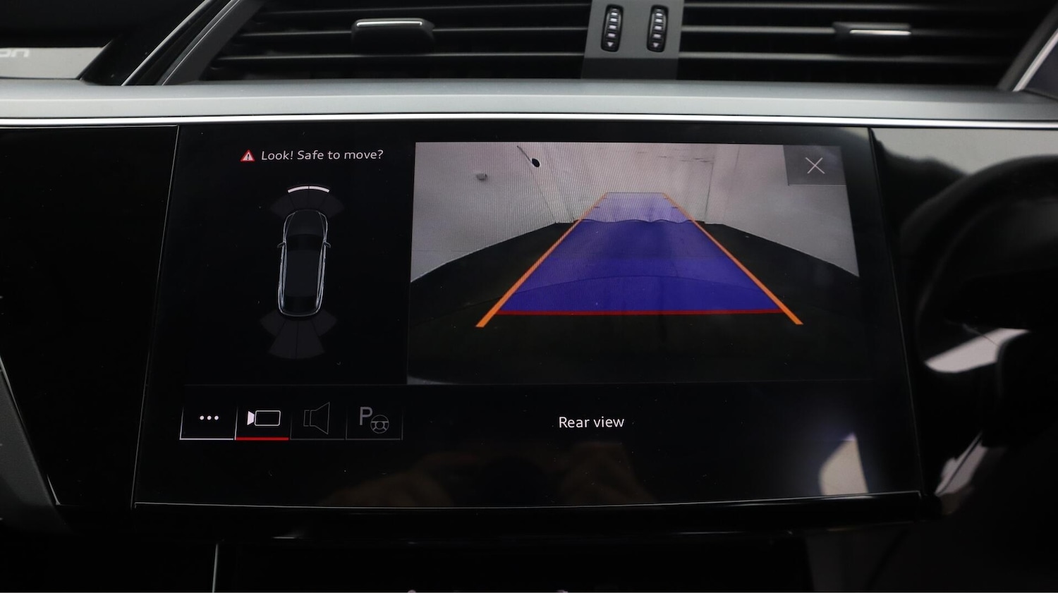 Used Audi e-tron 2021 for sale - 76702433: Photo 27