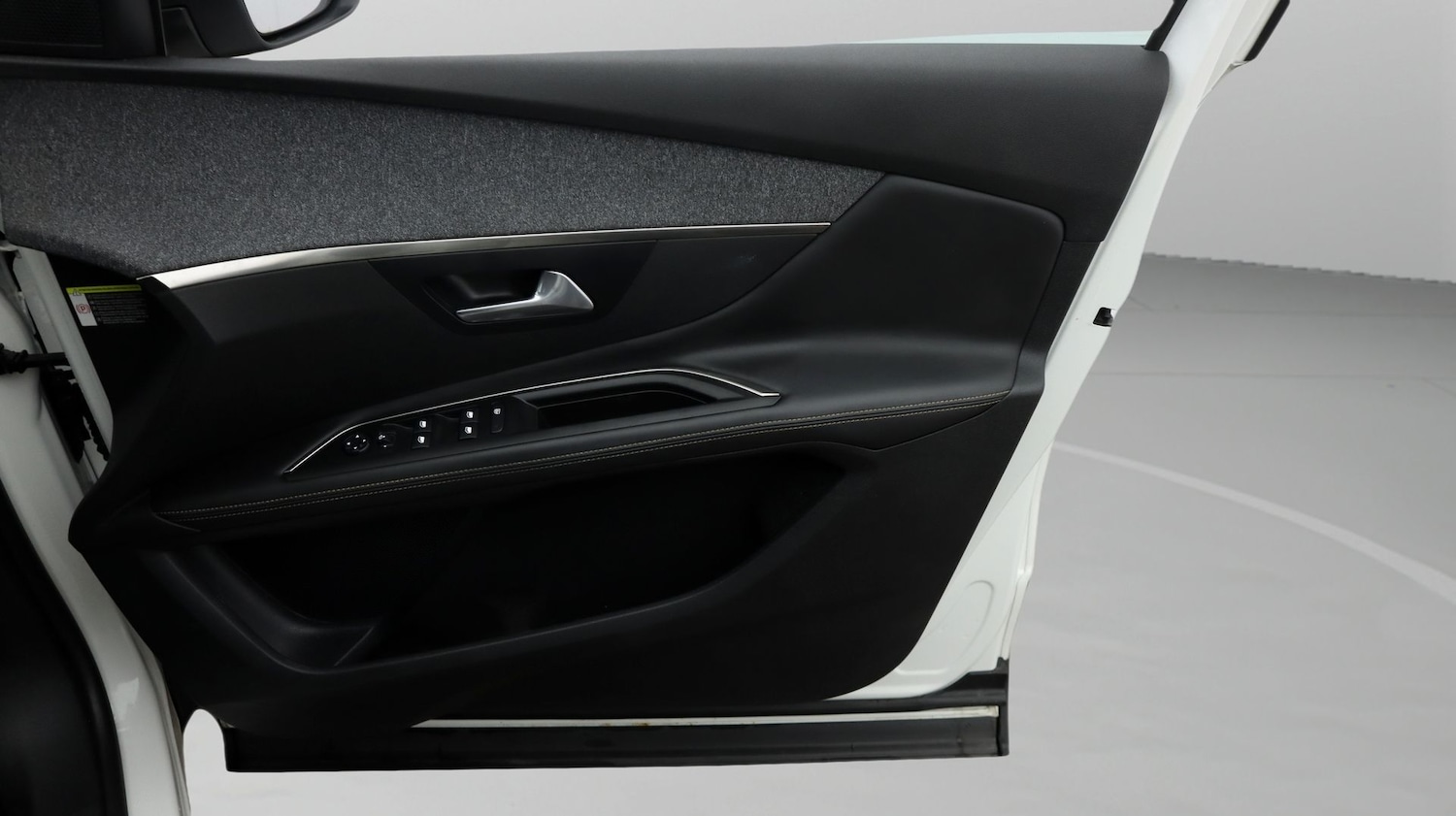 Used Peugeot 3008 2018 for sale - 77694673: Photo 15