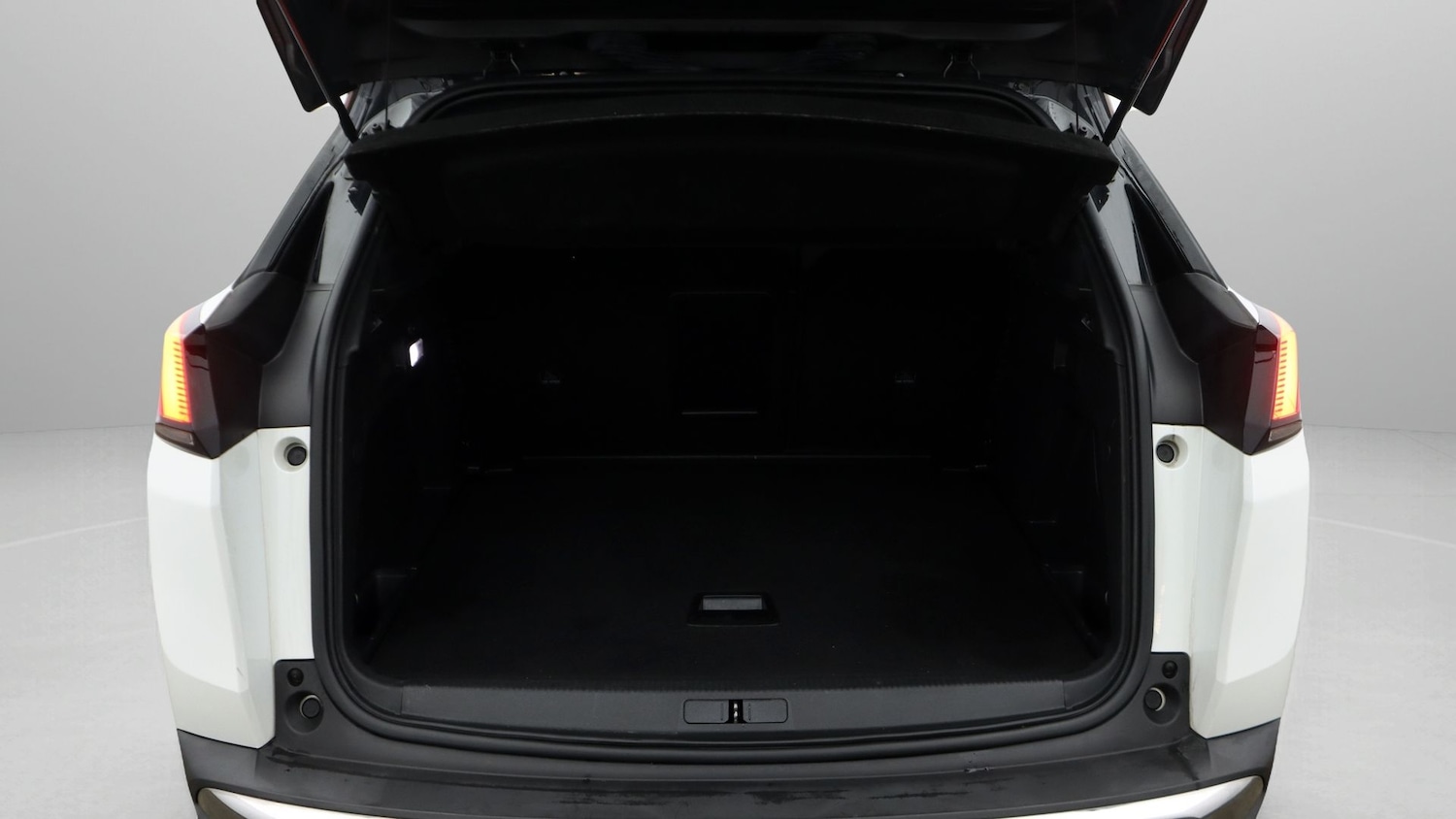 Used Peugeot 3008 2018 for sale - 77694673: Photo 17