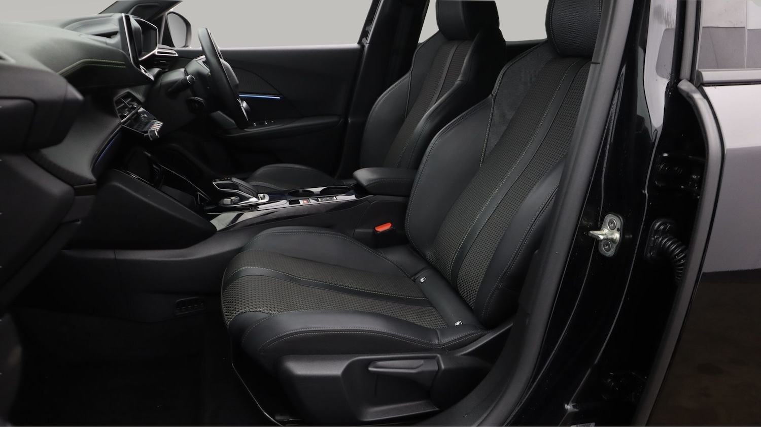 Used Peugeot 2008 2021 for sale - 77781496: Photo 14