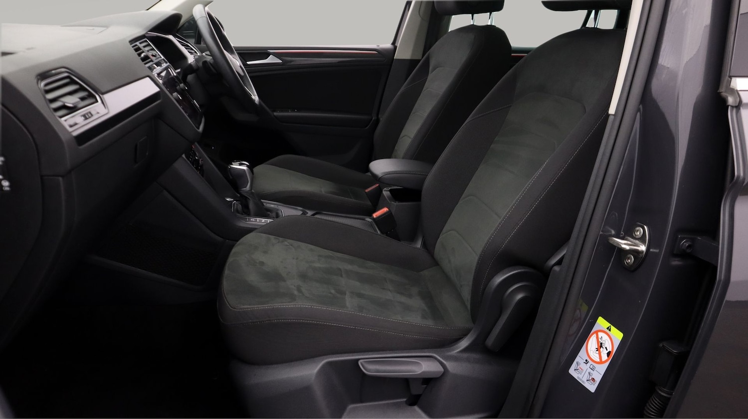 Used Volkswagen Tiguan 2021 for sale - 77393789: Photo 14