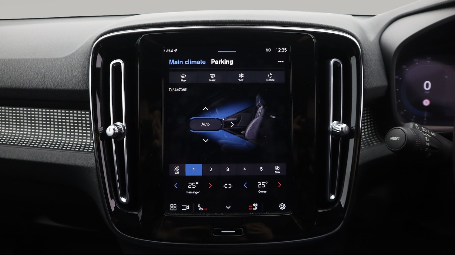 Used Volvo XC40 2021 for sale - 77735557: Photo 12