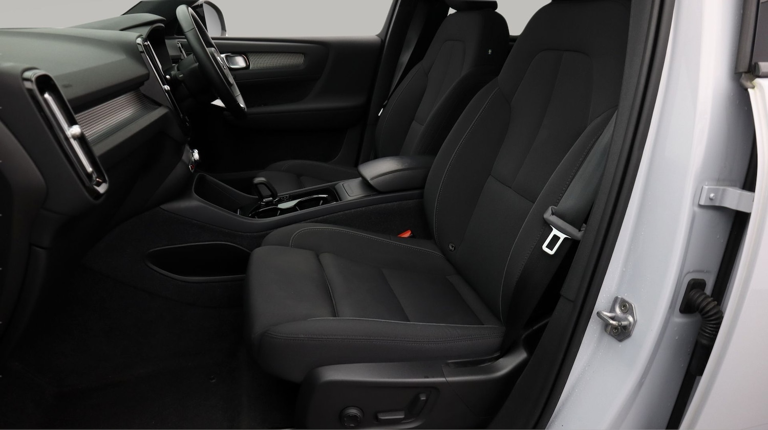 Used Volvo XC40 2021 for sale - 77735557: Photo 14