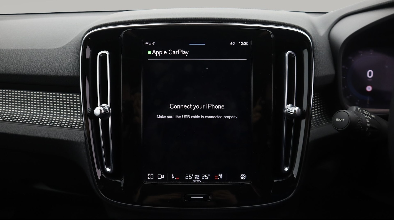 Used Volvo XC40 2021 for sale - 77735557: Photo 25