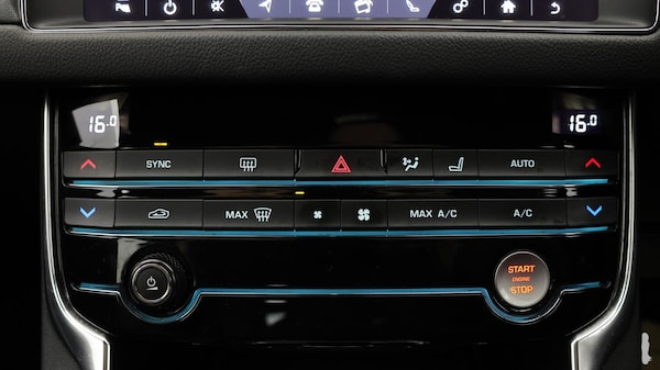 Used Jaguar XF 2019 for sale - 76085212: Photo 13