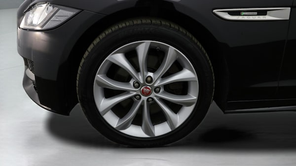 Used Jaguar XF 2019 for sale - 76085212: Photo 19