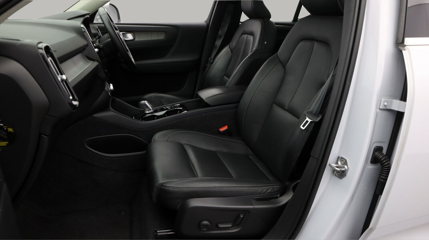 Used Volvo XC40 2021 for sale - 77498149: Photo 14