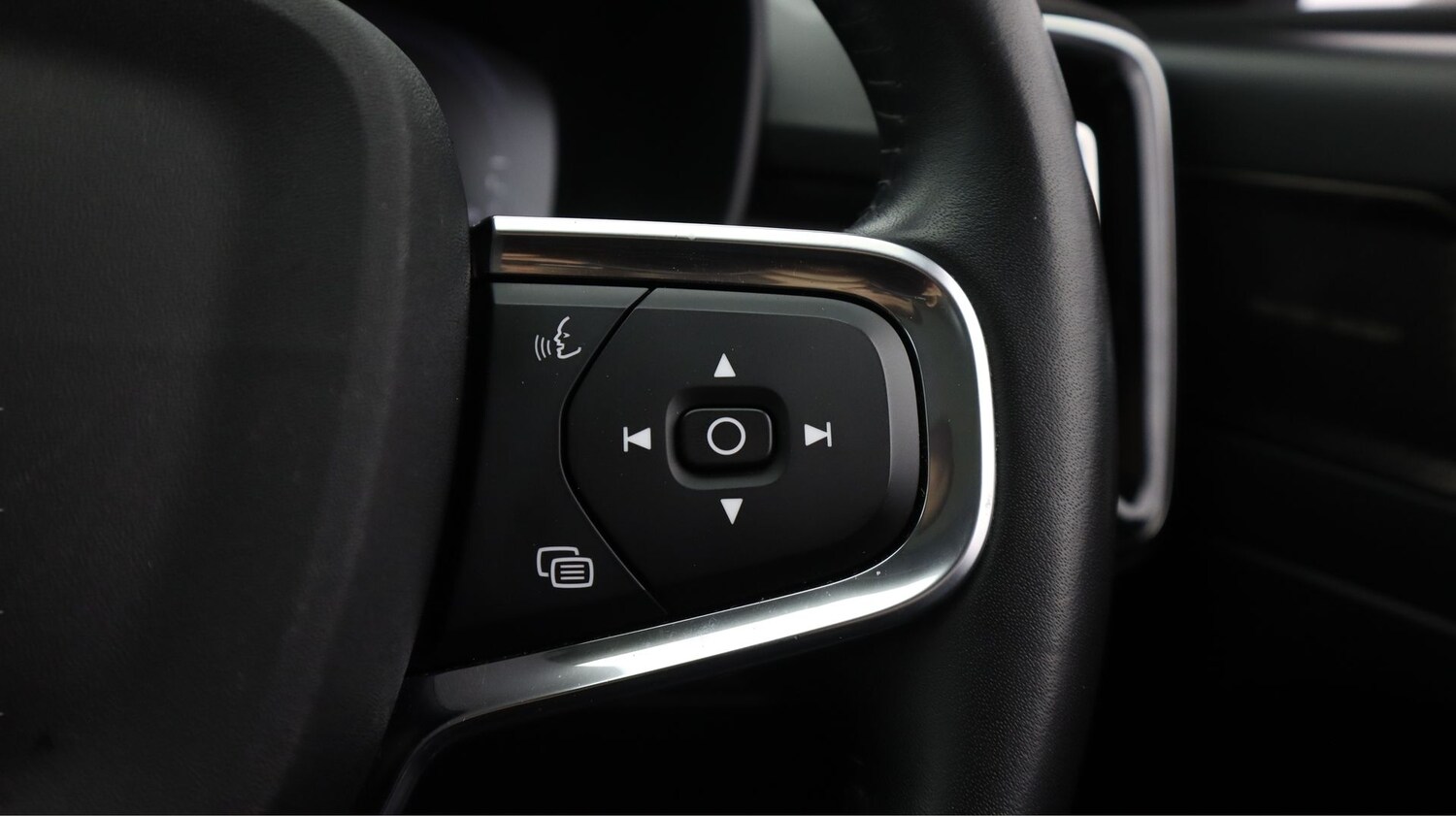 Used Volvo XC40 2021 for sale - 77498149: Photo 25