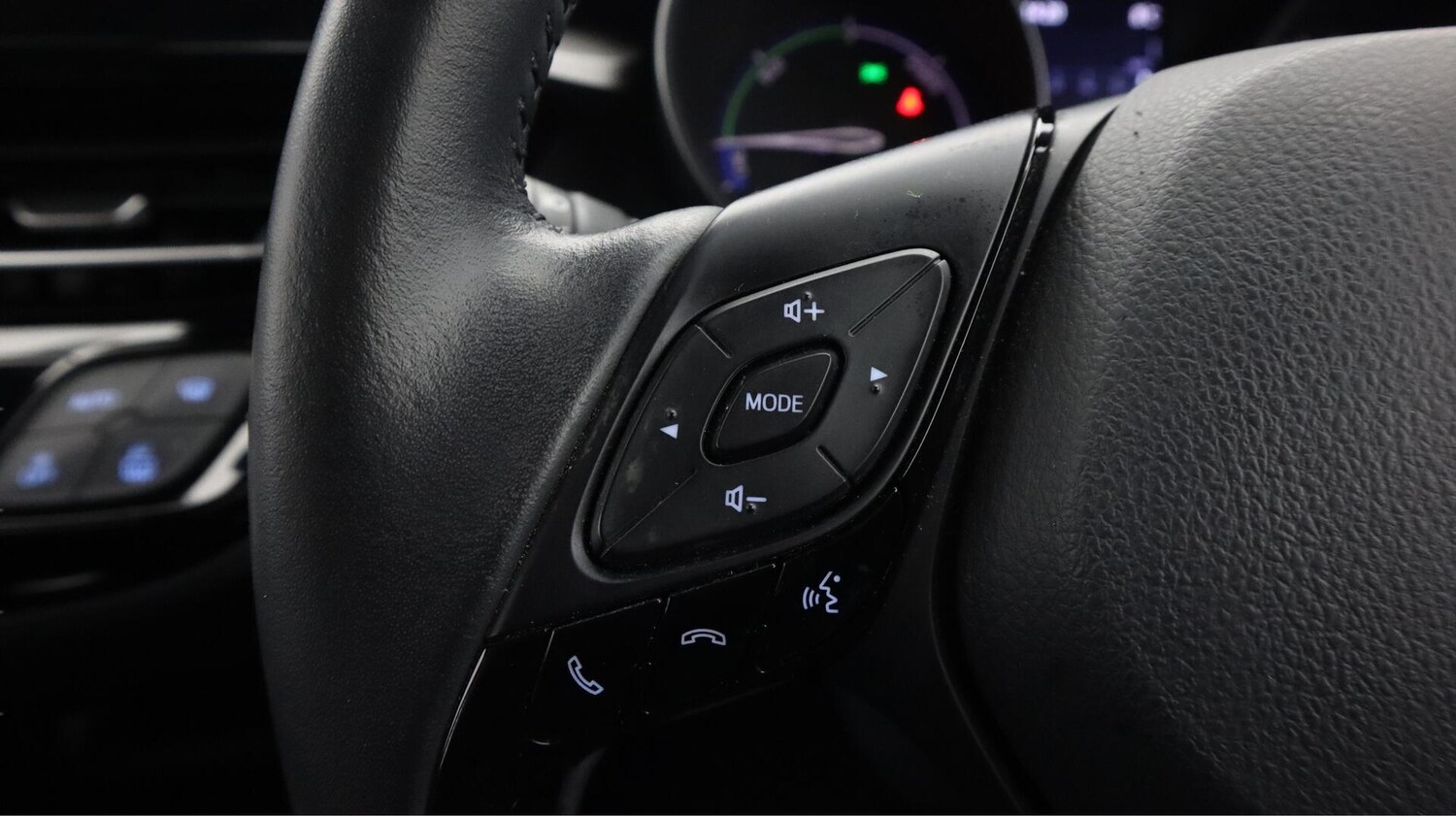 Used Toyota C-HR for sale - 76728038: Photo 23