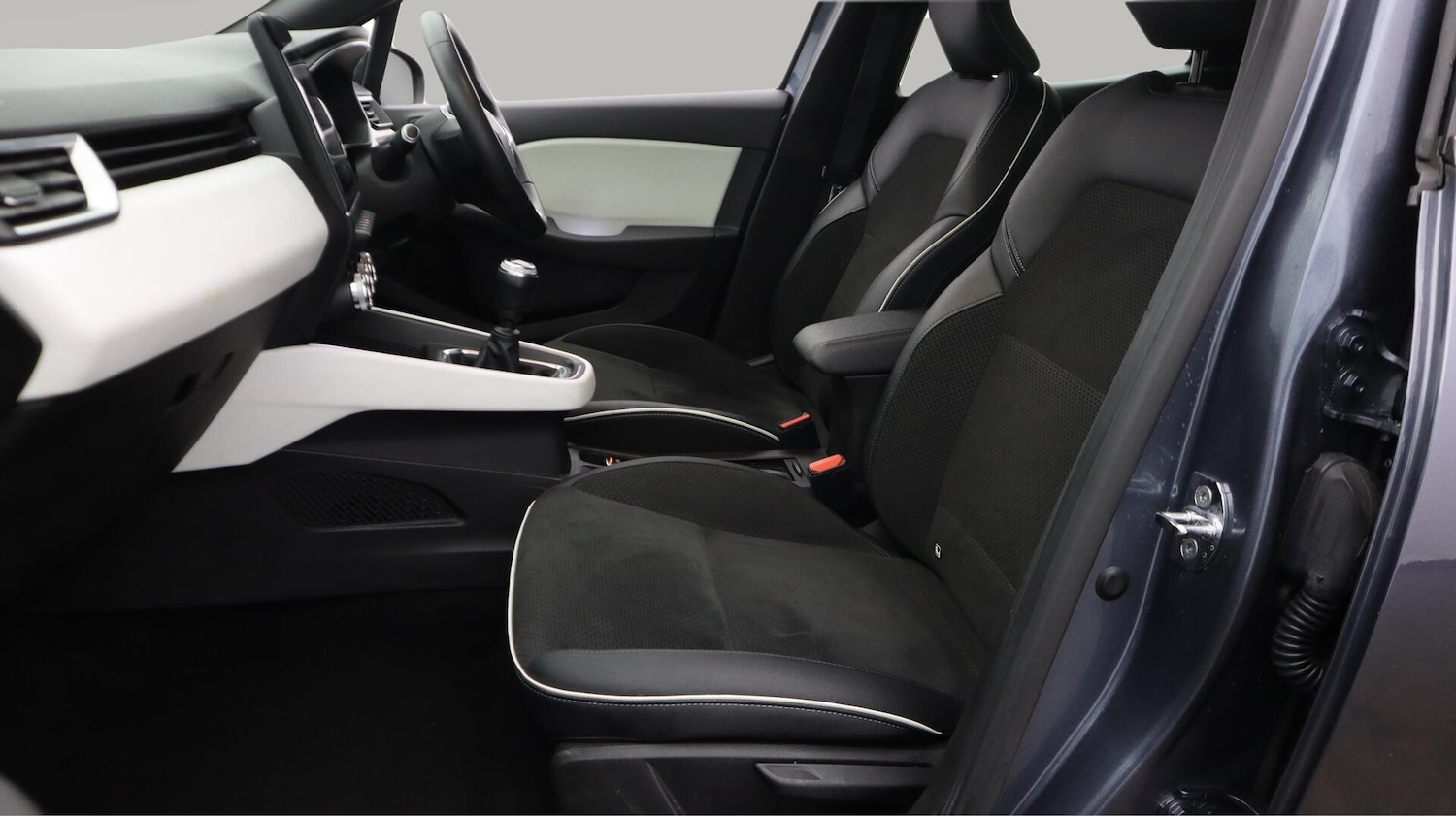 Used Renault Clio for sale - 76727962: Photo 15