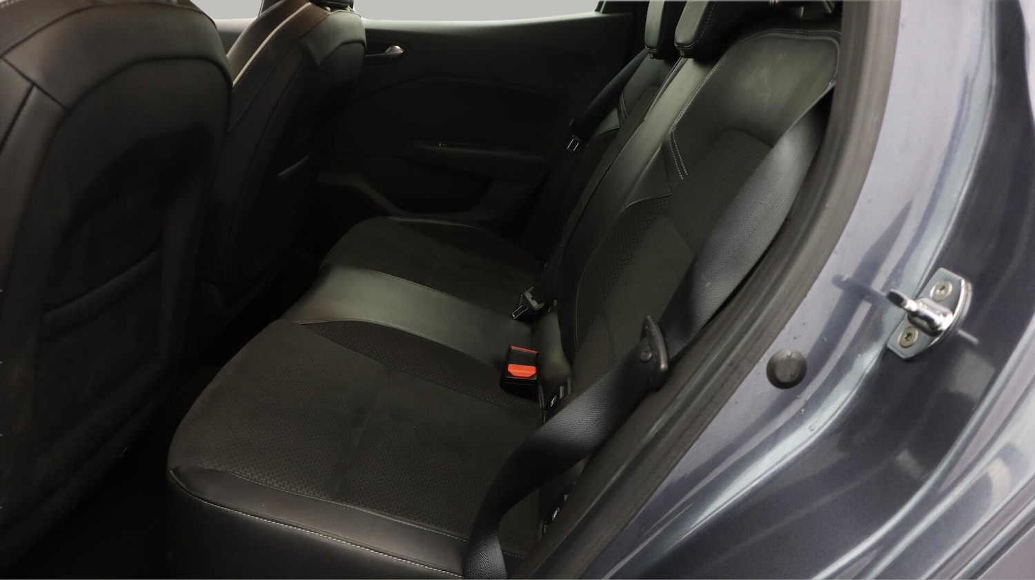 Used Renault Clio for sale - 76727962: Photo 17