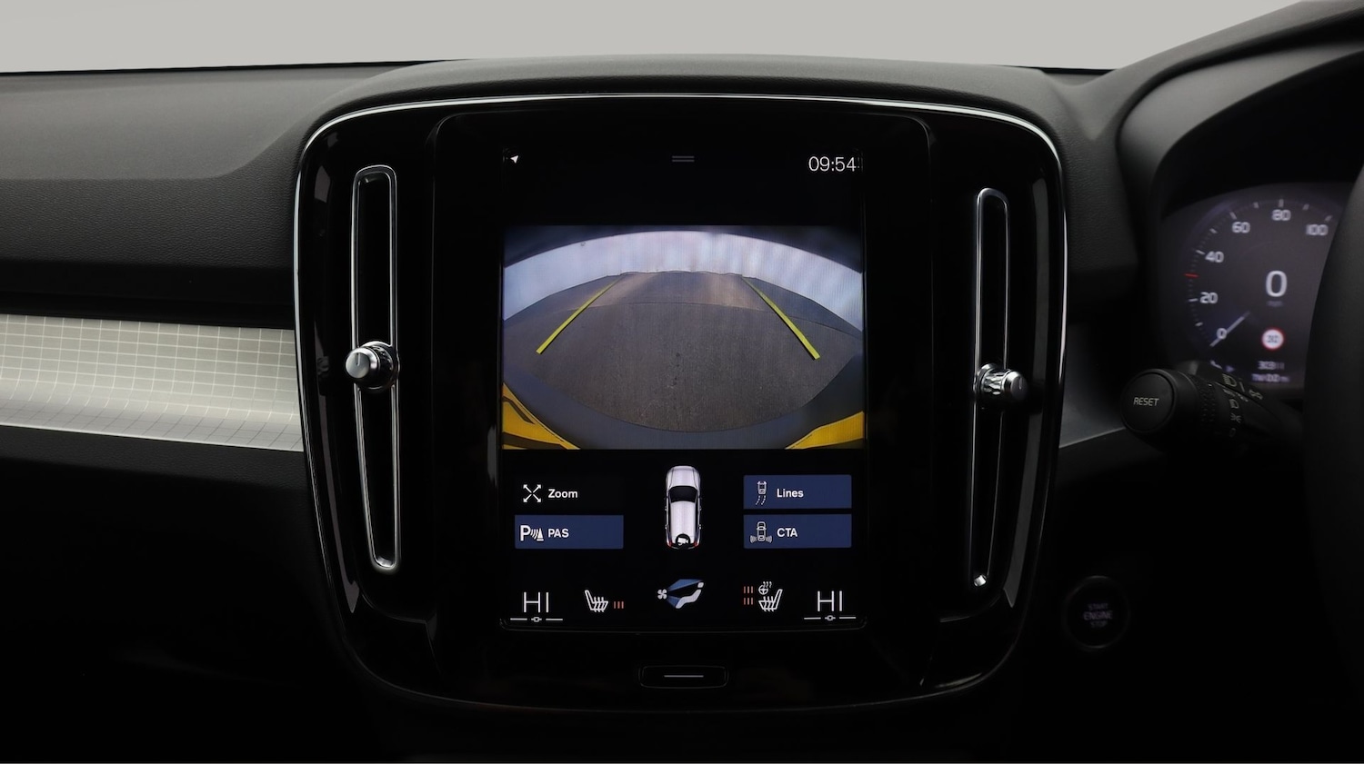 Used Volvo XC40 2023 for sale - 77582452: Photo 24