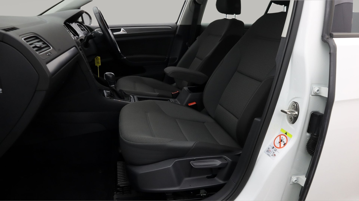 Used Volkswagen Golf 2018 for sale - 77908400: Photo 14