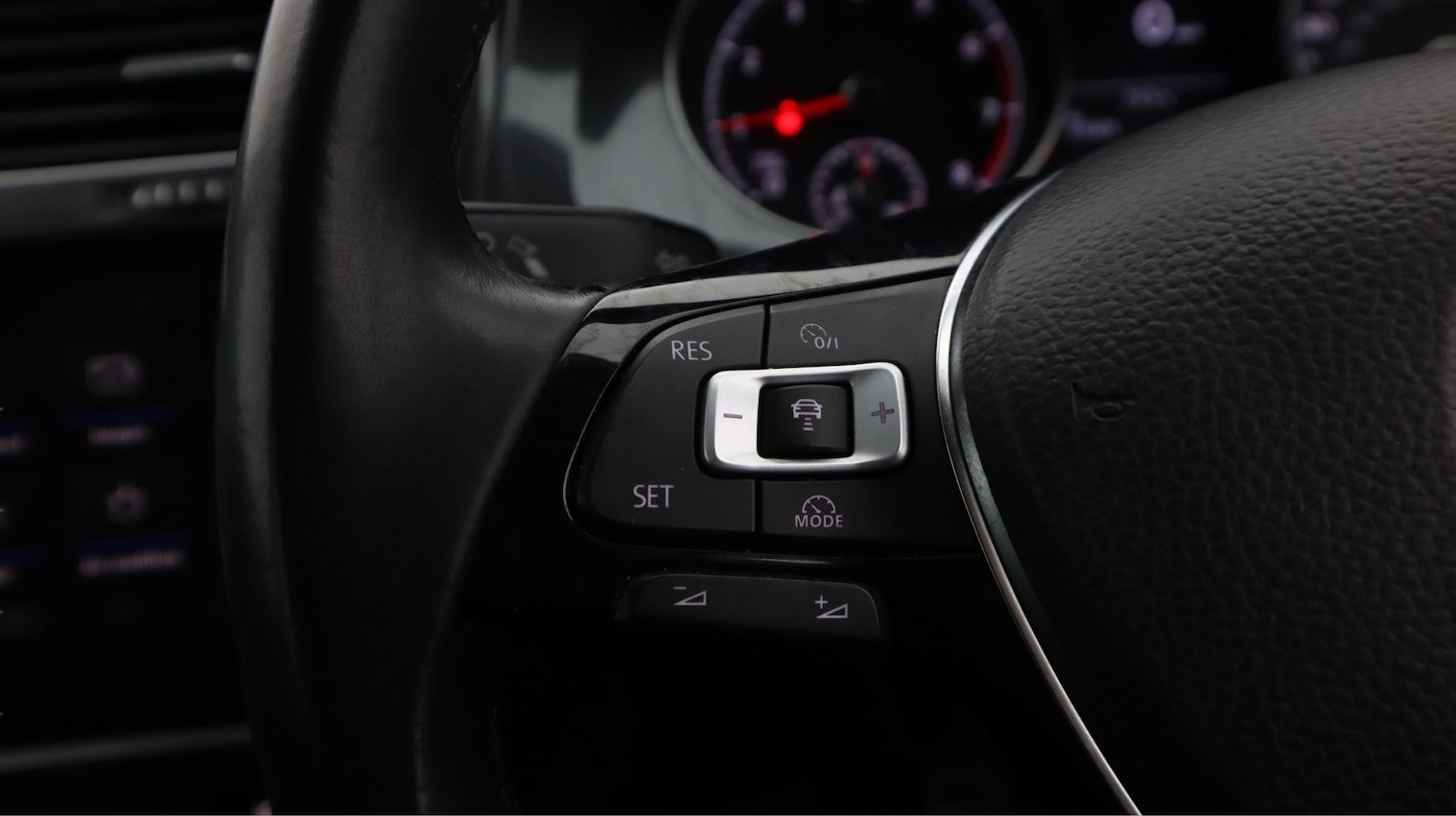 Used Volkswagen Golf 2018 for sale - 77908400: Photo 21