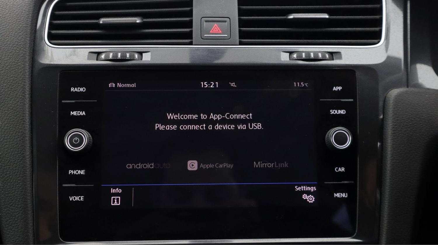 Used Volkswagen Golf 2018 for sale - 77908400: Photo 24