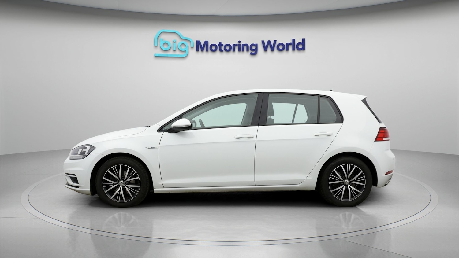 Used Volkswagen Golf 2018 for sale - 77908400: Photo 4