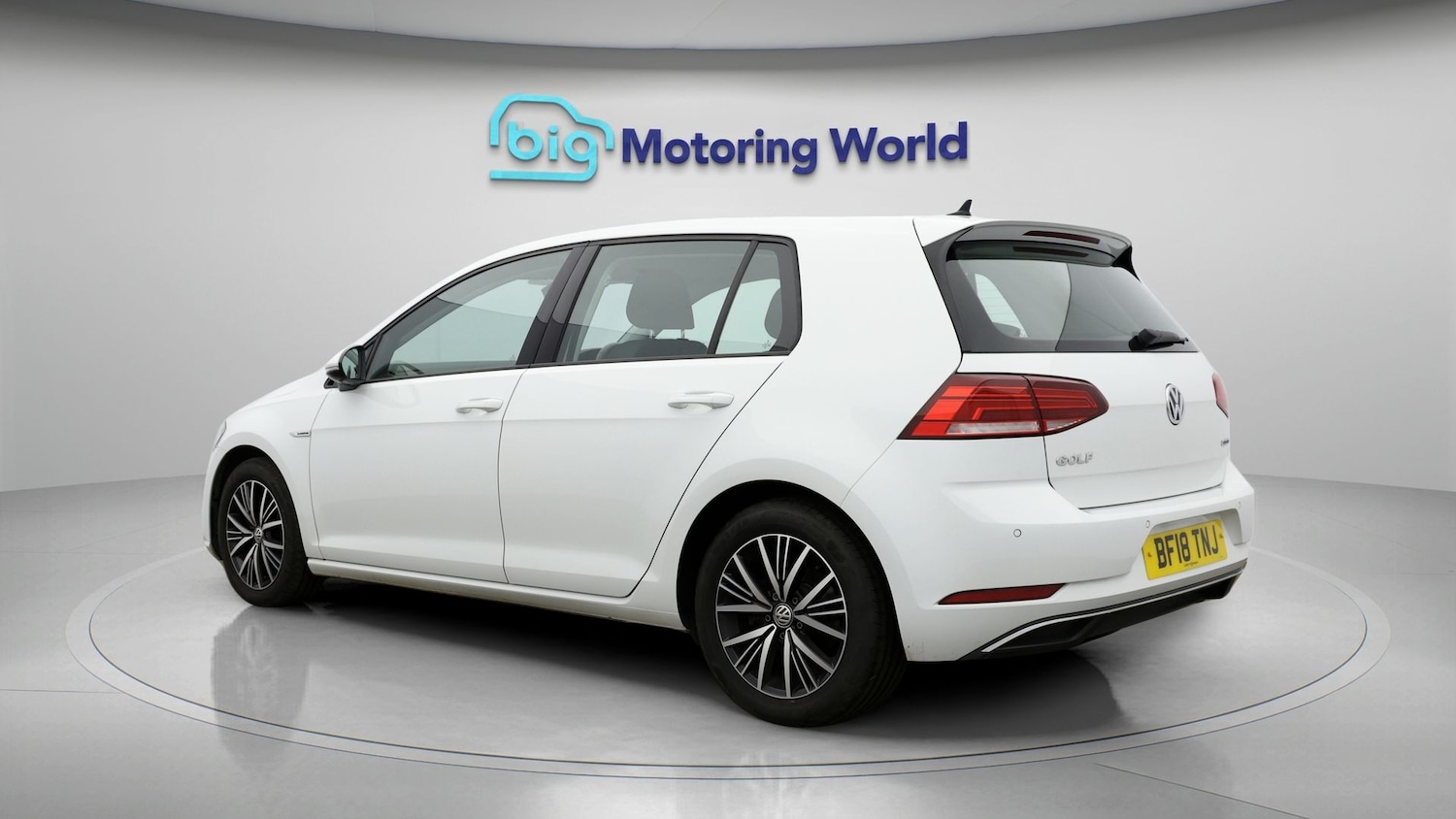 Used Volkswagen Golf 2018 for sale - 77908400: Photo 5