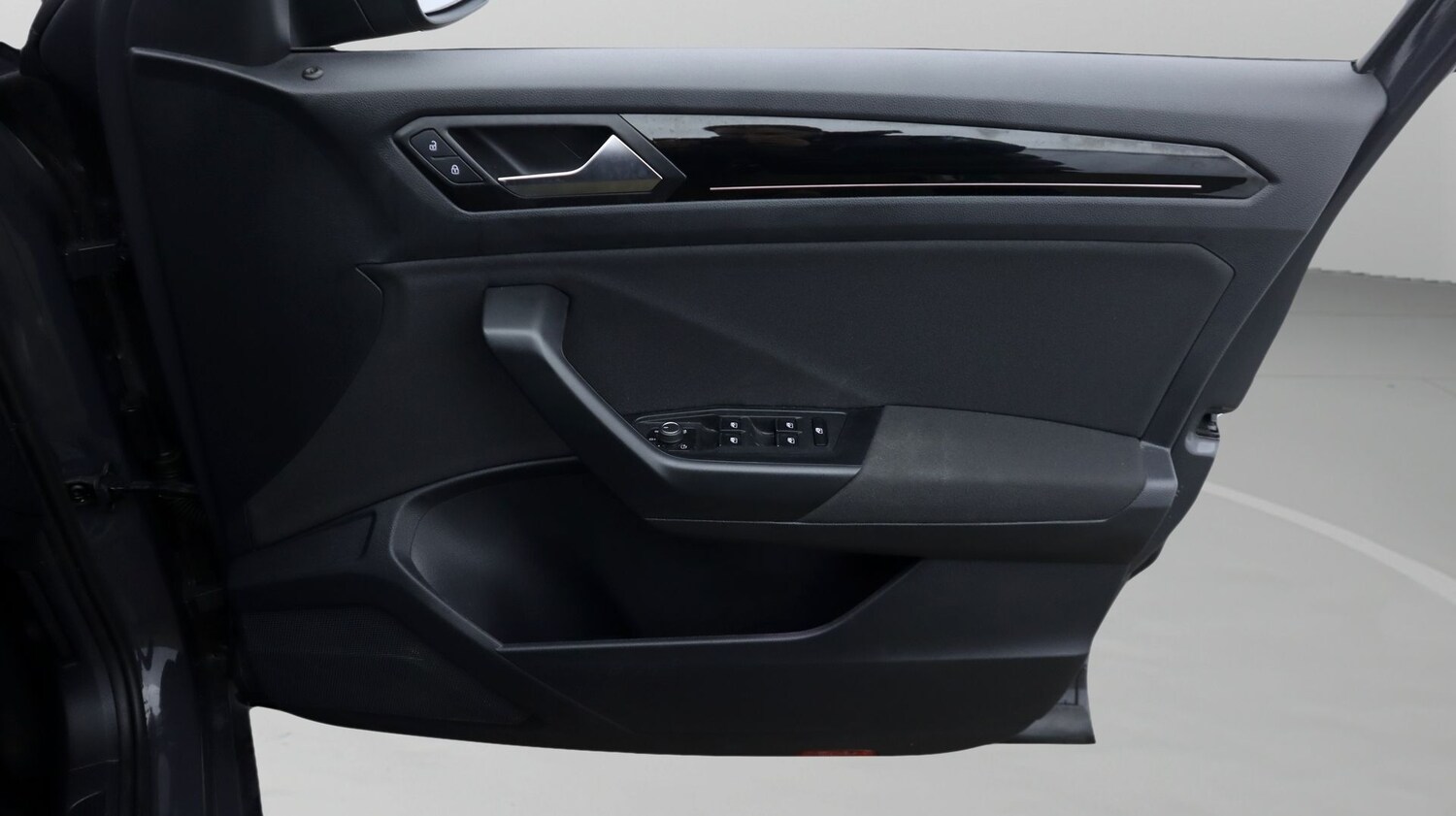 Used Volkswagen T-Roc 2022 for sale - 77461917: Photo 15