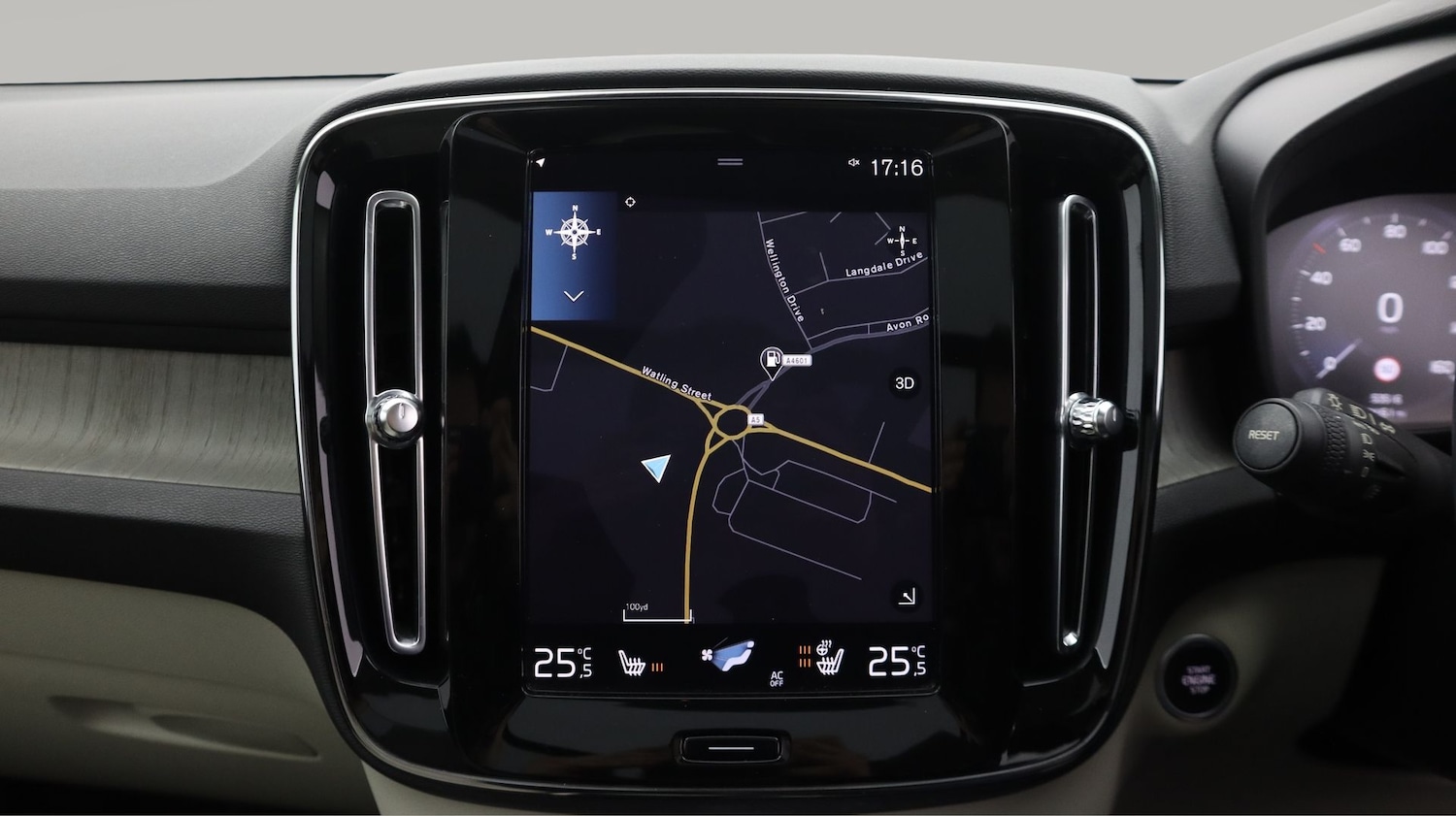 Used Volvo XC40 2021 for sale - 77431761: Photo 11