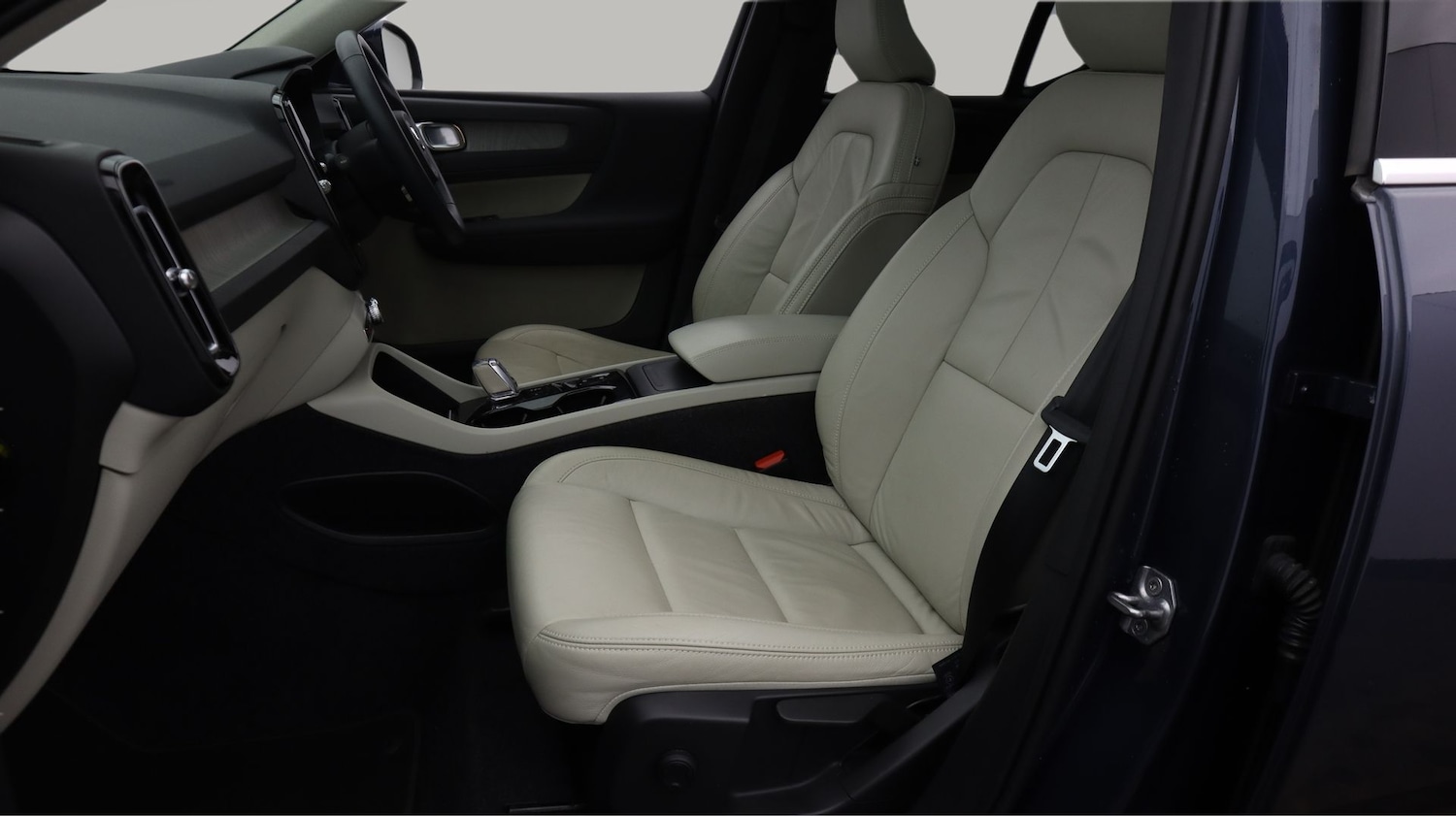 Used Volvo XC40 2021 for sale - 77431761: Photo 14