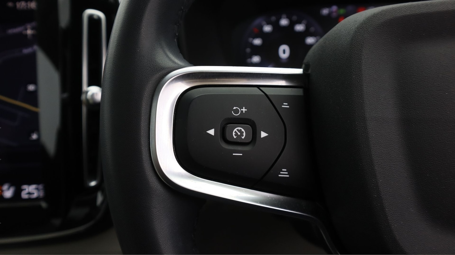 Used Volvo XC40 2021 for sale - 77431761: Photo 21