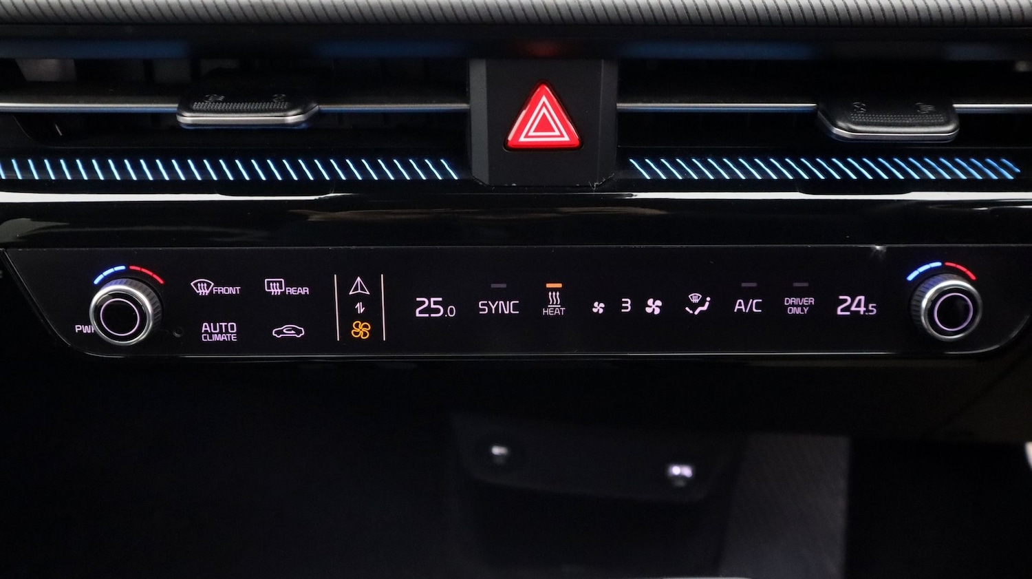 Used Kia EV6 2023 for sale - 77103950: Photo 12