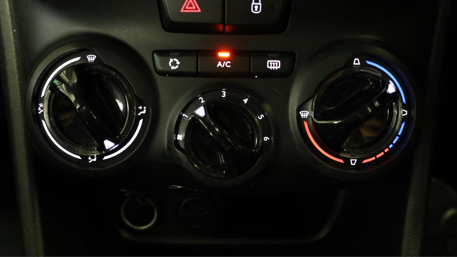 Used Peugeot 2008 2018 for sale - 76349861: Photo 13