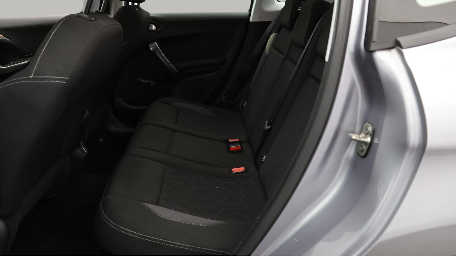Used Peugeot 2008 2018 for sale - 76349861: Photo 17