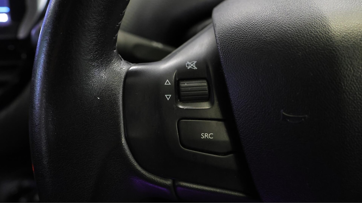 Used Peugeot 2008 2018 for sale - 76349861: Photo 23