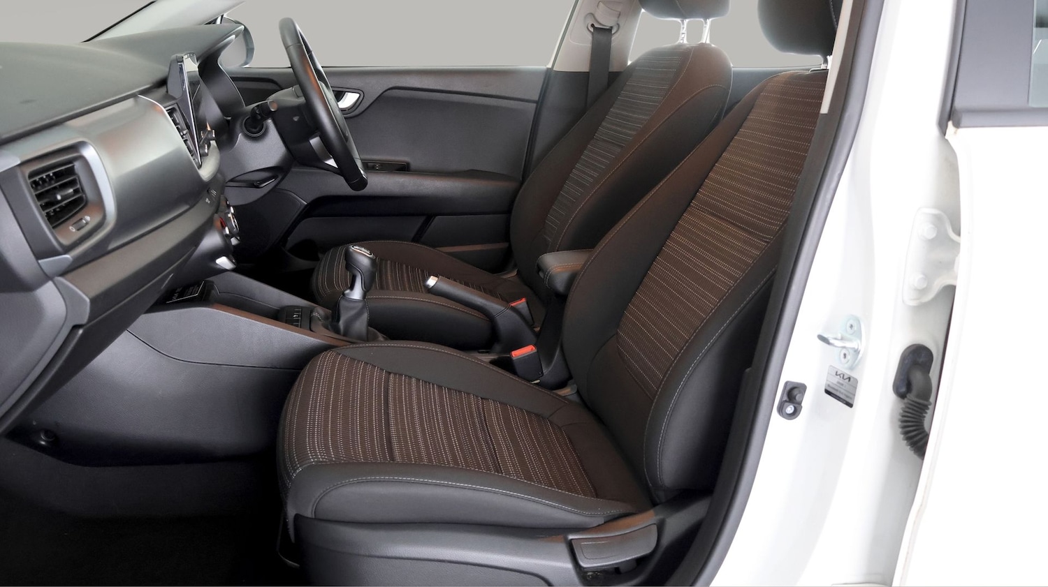 Used Kia Stonic 2023 for sale - 78075167: Photo 13