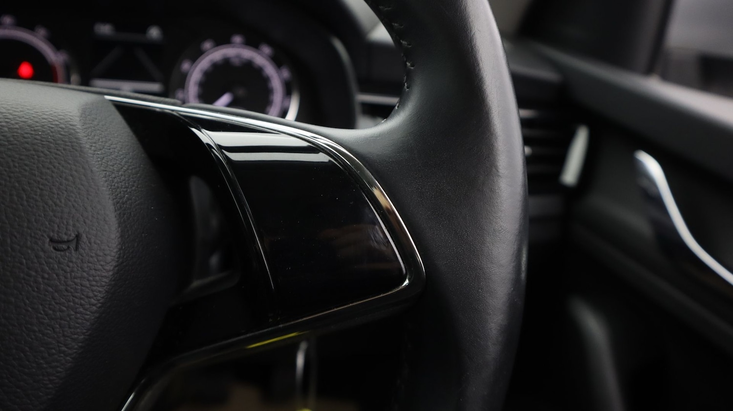 Used Volvo XC40 2021 for sale - 78040417: Photo 23