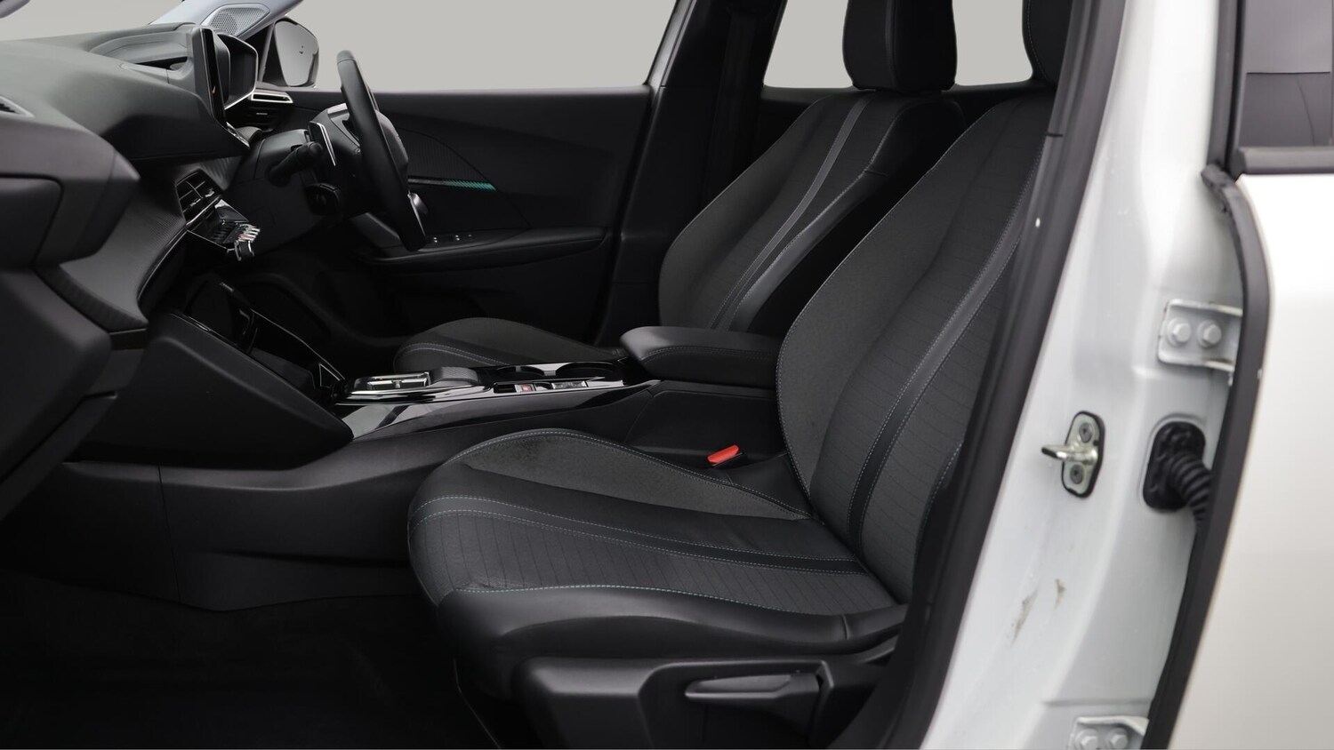 Used Peugeot 2008 2022 for sale - 76371611: Photo 15