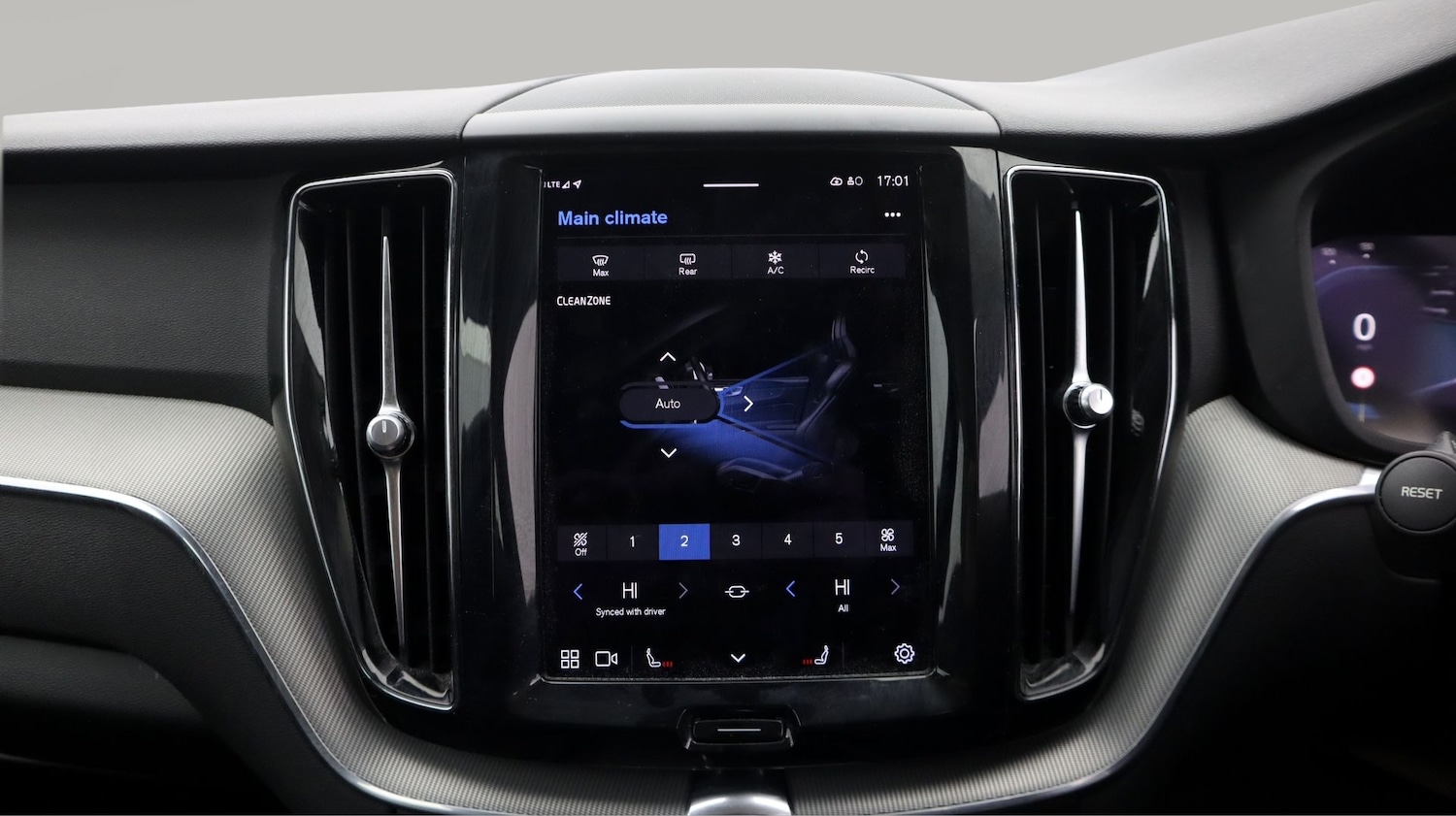 Used Volvo XC60 2023 for sale - 77416846: Photo 12