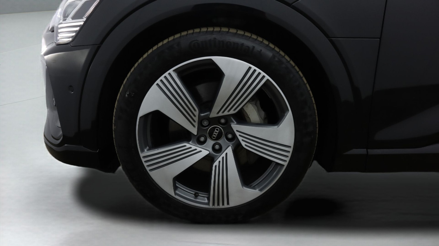 Used Audi e-tron 2023 for sale - 77591518: Photo 18