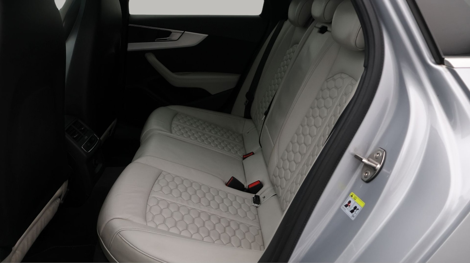 Used Audi RS4 2018 for sale - 77991951: Photo 16