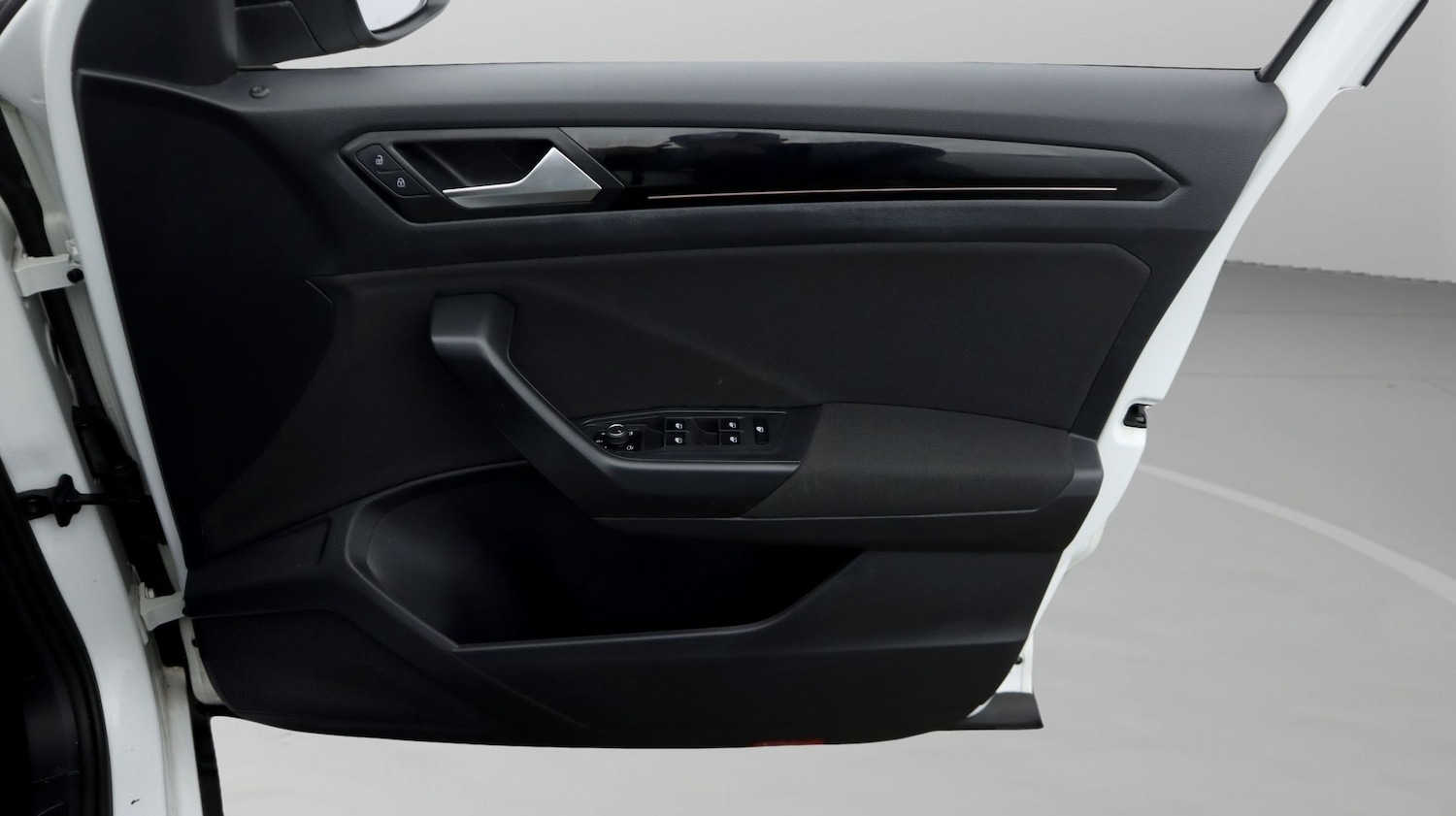 Used Volkswagen T-Roc 2021 for sale - 77357528: Photo 15