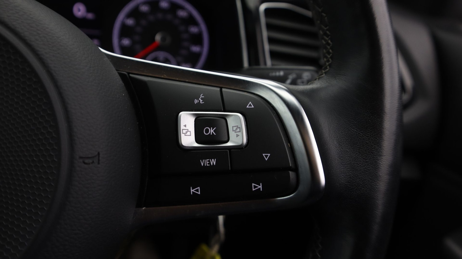 Used Volkswagen T-Roc 2021 for sale - 77357528: Photo 23